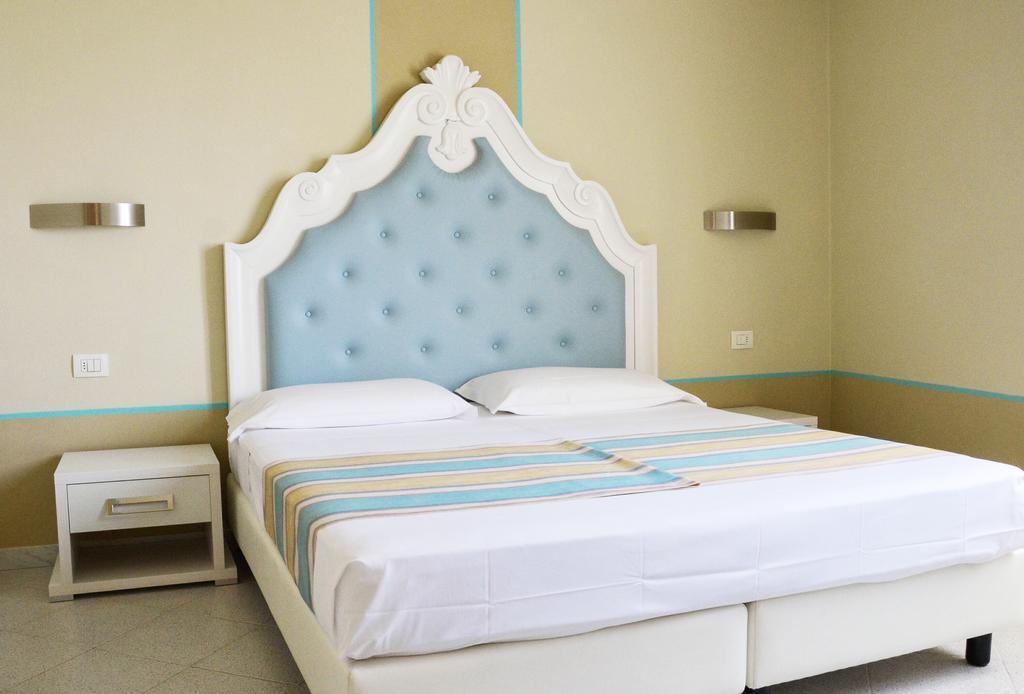 מונטרוסו אל מארה Hotel Souvenir מראה חיצוני תמונה