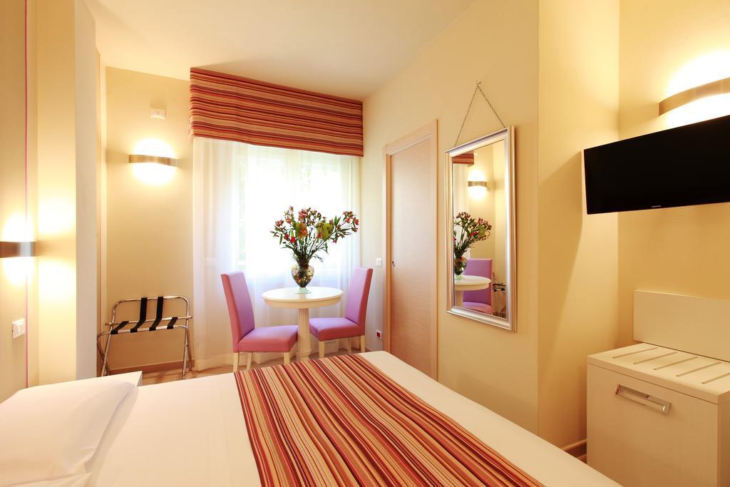 מונטרוסו אל מארה Hotel Souvenir מראה חיצוני תמונה