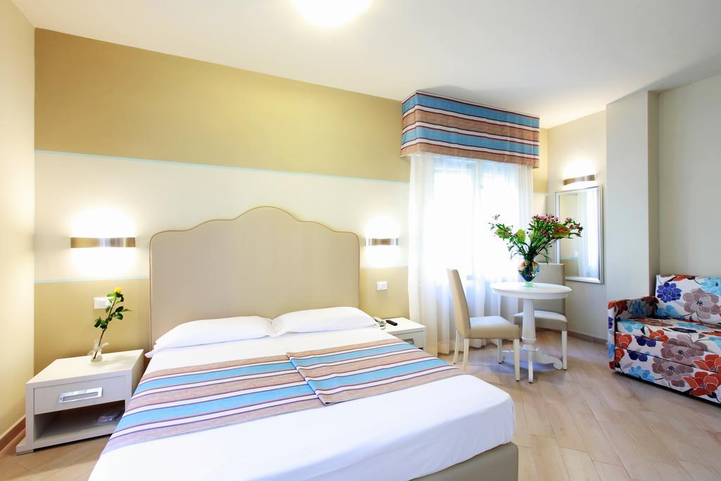 מונטרוסו אל מארה Hotel Souvenir מראה חיצוני תמונה