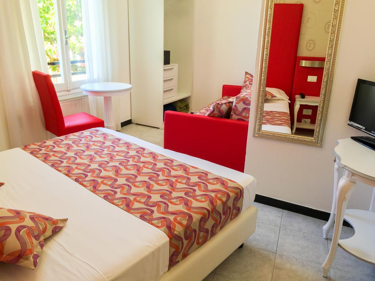 מונטרוסו אל מארה Hotel Souvenir מראה חיצוני תמונה